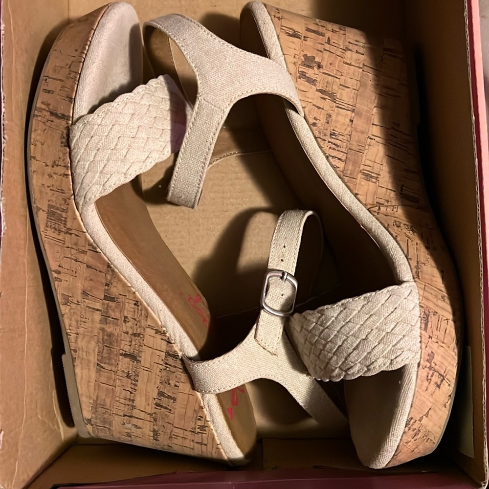 Size 10 wedges
